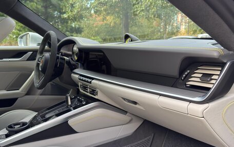 Porsche 911, 2022 год, 28 900 000 рублей, 33 фотография