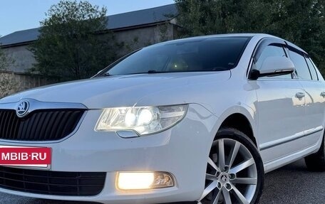 Skoda Superb III рестайлинг, 2012 год, 1 045 000 рублей, 18 фотография