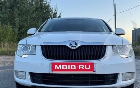 Skoda Superb III рестайлинг, 2012 год, 1 045 000 рублей, 17 фотография
