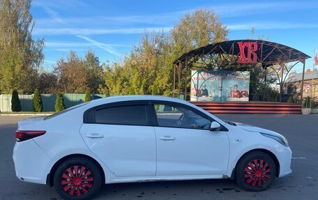 KIA Rio IV, 2017 год, 700 000 рублей, 4 фотография