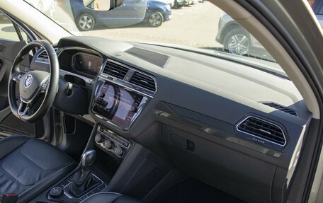 Volkswagen Tiguan II, 2019 год, 2 848 000 рублей, 9 фотография
