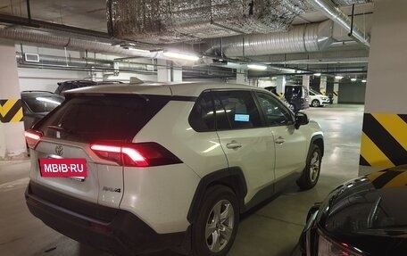 Toyota RAV4, 2023 год, 3 500 000 рублей, 10 фотография