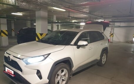 Toyota RAV4, 2023 год, 3 500 000 рублей, 3 фотография