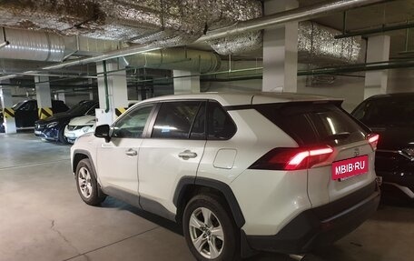 Toyota RAV4, 2023 год, 3 500 000 рублей, 9 фотография