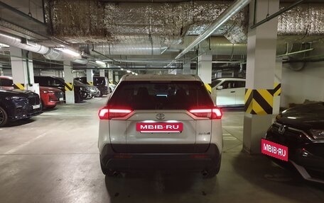 Toyota RAV4, 2023 год, 3 500 000 рублей, 8 фотография