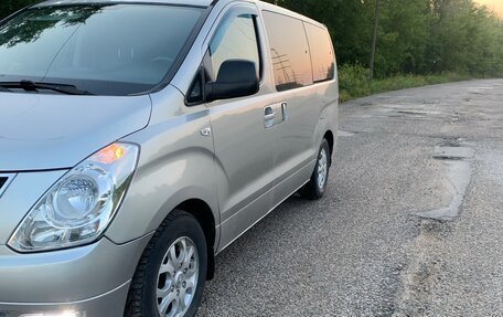 Hyundai Grand Starex Grand Starex I рестайлинг 2, 2010 год, 1 350 000 рублей, 2 фотография