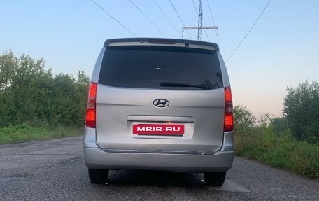 Hyundai Grand Starex Grand Starex I рестайлинг 2, 2010 год, 1 350 000 рублей, 4 фотография