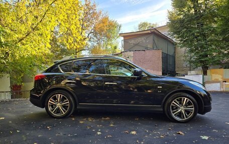 Infiniti QX50 I рестайлинг, 2015 год, 1 800 000 рублей, 1 фотография