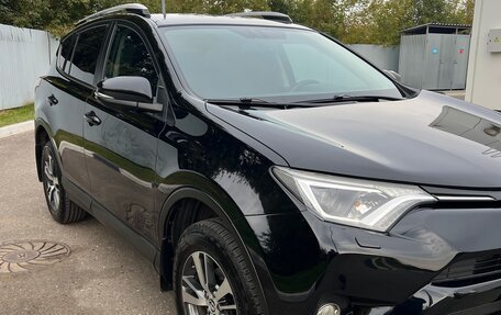 Toyota RAV4, 2017 год, 2 000 000 рублей, 13 фотография