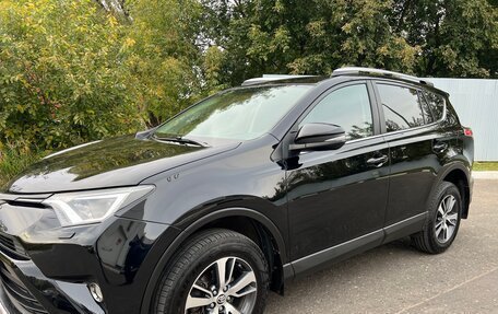 Toyota RAV4, 2017 год, 2 000 000 рублей, 15 фотография