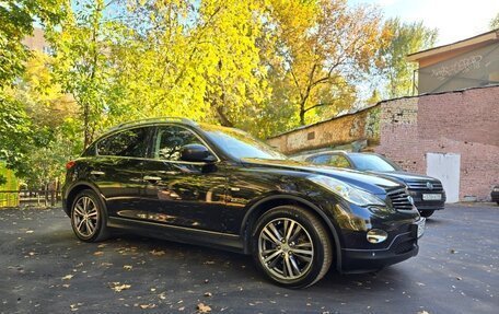 Infiniti QX50 I рестайлинг, 2015 год, 1 800 000 рублей, 9 фотография