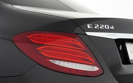 Mercedes-Benz E-Класс, 2019 год, 2 600 000 рублей, 9 фотография