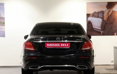 Mercedes-Benz E-Класс, 2019 год, 2 600 000 рублей, 6 фотография