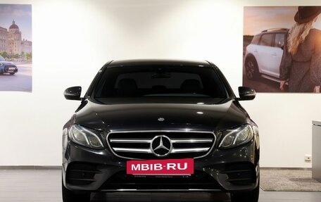 Mercedes-Benz E-Класс, 2019 год, 2 600 000 рублей, 2 фотография