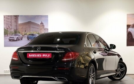 Mercedes-Benz E-Класс, 2019 год, 2 600 000 рублей, 5 фотография