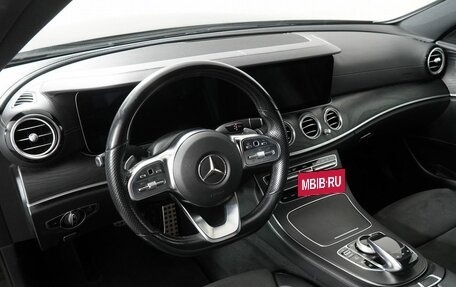 Mercedes-Benz E-Класс, 2019 год, 2 600 000 рублей, 12 фотография