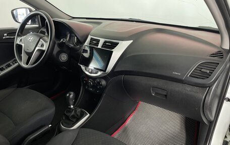Hyundai Solaris II рестайлинг, 2013 год, 723 000 рублей, 12 фотография