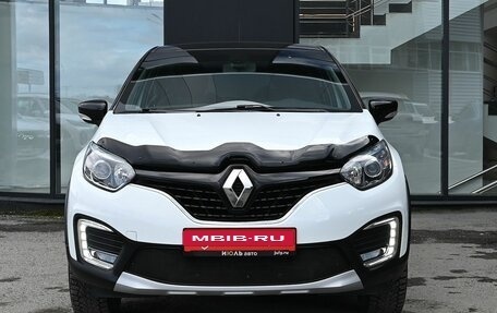 Renault Kaptur I рестайлинг, 2018 год, 1 760 000 рублей, 2 фотография