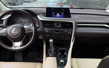 Lexus RX IV рестайлинг, 2016 год, 3 500 000 рублей, 6 фотография