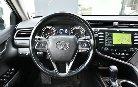 Toyota Camry, 2018 год, 1 800 000 рублей, 13 фотография