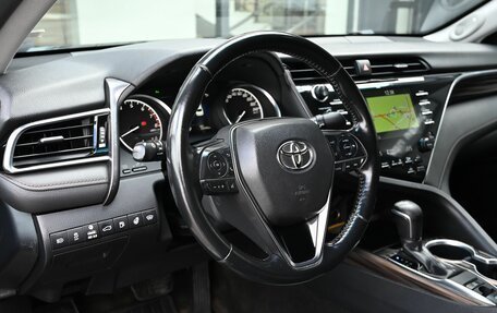 Toyota Camry, 2018 год, 1 800 000 рублей, 12 фотография