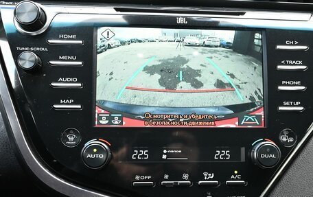Toyota Camry, 2018 год, 1 800 000 рублей, 18 фотография