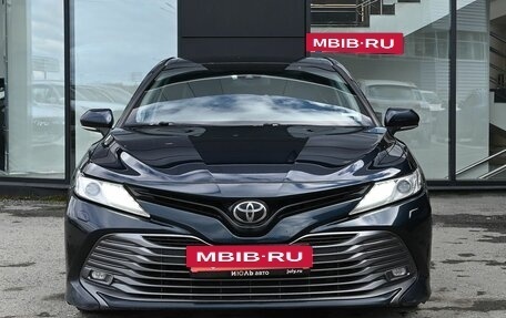Toyota Camry, 2018 год, 1 800 000 рублей, 2 фотография