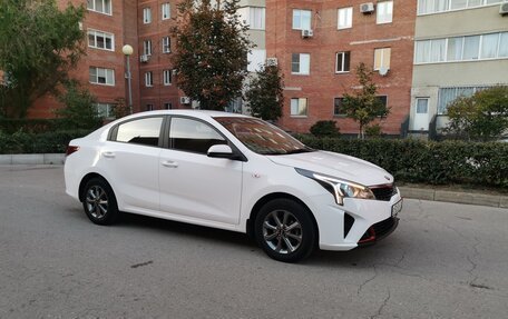 KIA Rio IV, 2021 год, 1 780 000 рублей, 2 фотография