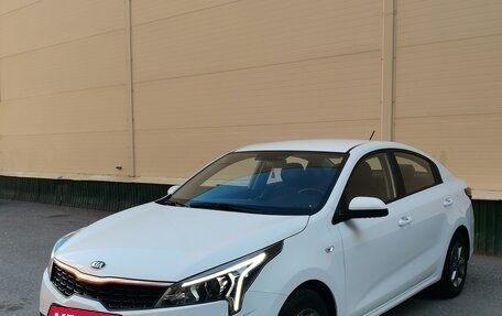 KIA Rio IV, 2021 год, 1 780 000 рублей, 3 фотография