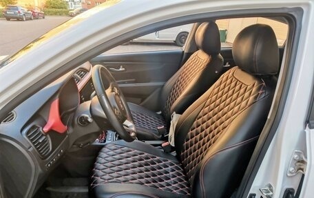 KIA Rio IV, 2021 год, 1 780 000 рублей, 13 фотография