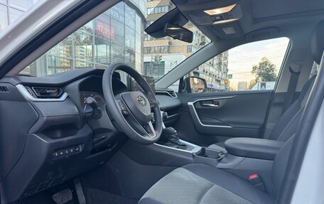 Toyota RAV4, 2025 год, 4 800 000 рублей, 10 фотография
