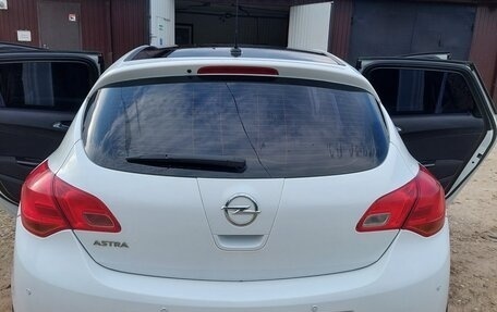 Opel Astra J, 2012 год, 600 000 рублей, 3 фотография