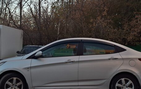 Hyundai Solaris II рестайлинг, 2013 год, 920 000 рублей, 4 фотография