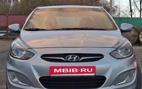 Hyundai Solaris II рестайлинг, 2013 год, 920 000 рублей, 2 фотография