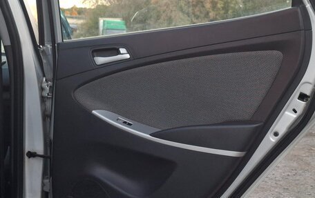 Hyundai Solaris II рестайлинг, 2013 год, 920 000 рублей, 19 фотография