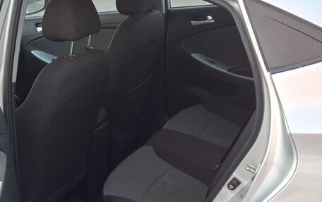 Hyundai Solaris II рестайлинг, 2013 год, 920 000 рублей, 24 фотография