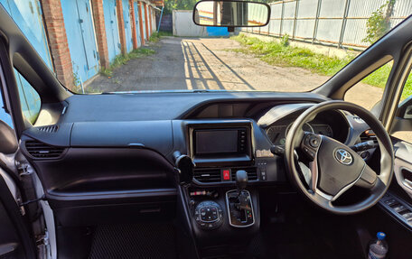 Toyota Noah III, 2015 год, 1 950 000 рублей, 10 фотография