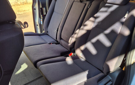 Toyota Noah III, 2015 год, 1 950 000 рублей, 15 фотография