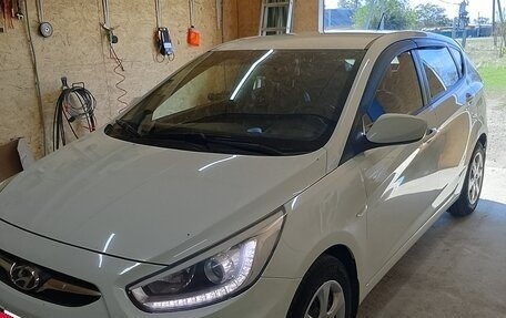Hyundai Solaris II рестайлинг, 2013 год, 900 000 рублей, 5 фотография