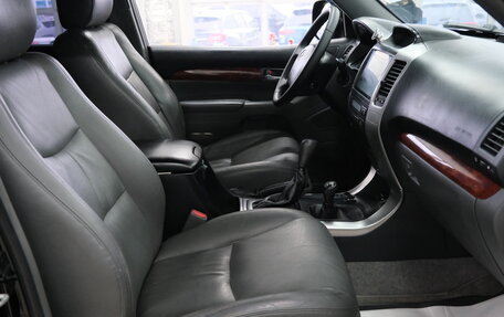 Toyota Land Cruiser Prado 120 рестайлинг, 2003 год, 1 749 000 рублей, 9 фотография