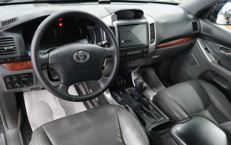 Toyota Land Cruiser Prado 120 рестайлинг, 2003 год, 1 749 000 рублей, 20 фотография