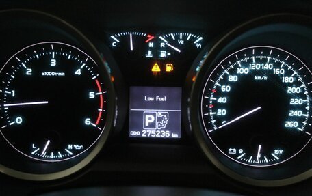 Toyota Land Cruiser 200, 2011 год, 2 450 000 рублей, 18 фотография