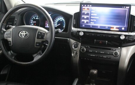 Toyota Land Cruiser 200, 2011 год, 2 450 000 рублей, 19 фотография