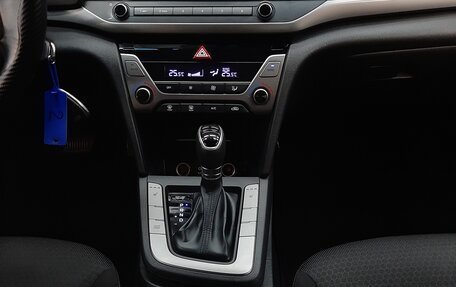 Hyundai Elantra VI рестайлинг, 2018 год, 1 360 000 рублей, 18 фотография