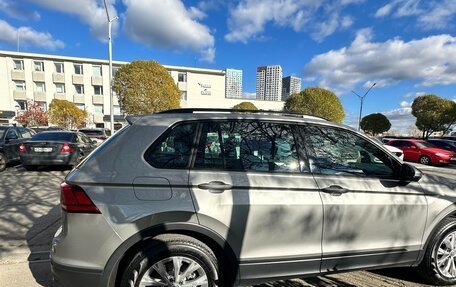 Volkswagen Tiguan II, 2019 год, 2 500 000 рублей, 3 фотография