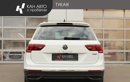 Volkswagen Tiguan II, 2021 год, 2 799 000 рублей, 4 фотография