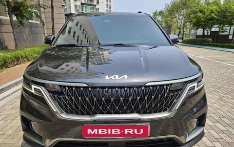 KIA Carnival, 2022 год, 2 600 000 рублей, 2 фотография