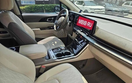 KIA Carnival, 2022 год, 2 600 000 рублей, 8 фотография