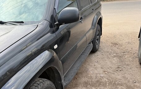 Toyota Land Cruiser Prado 120 рестайлинг, 2003 год, 1 500 000 рублей, 2 фотография