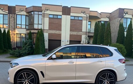 BMW X5, 2022 год, 10 250 000 рублей, 2 фотография